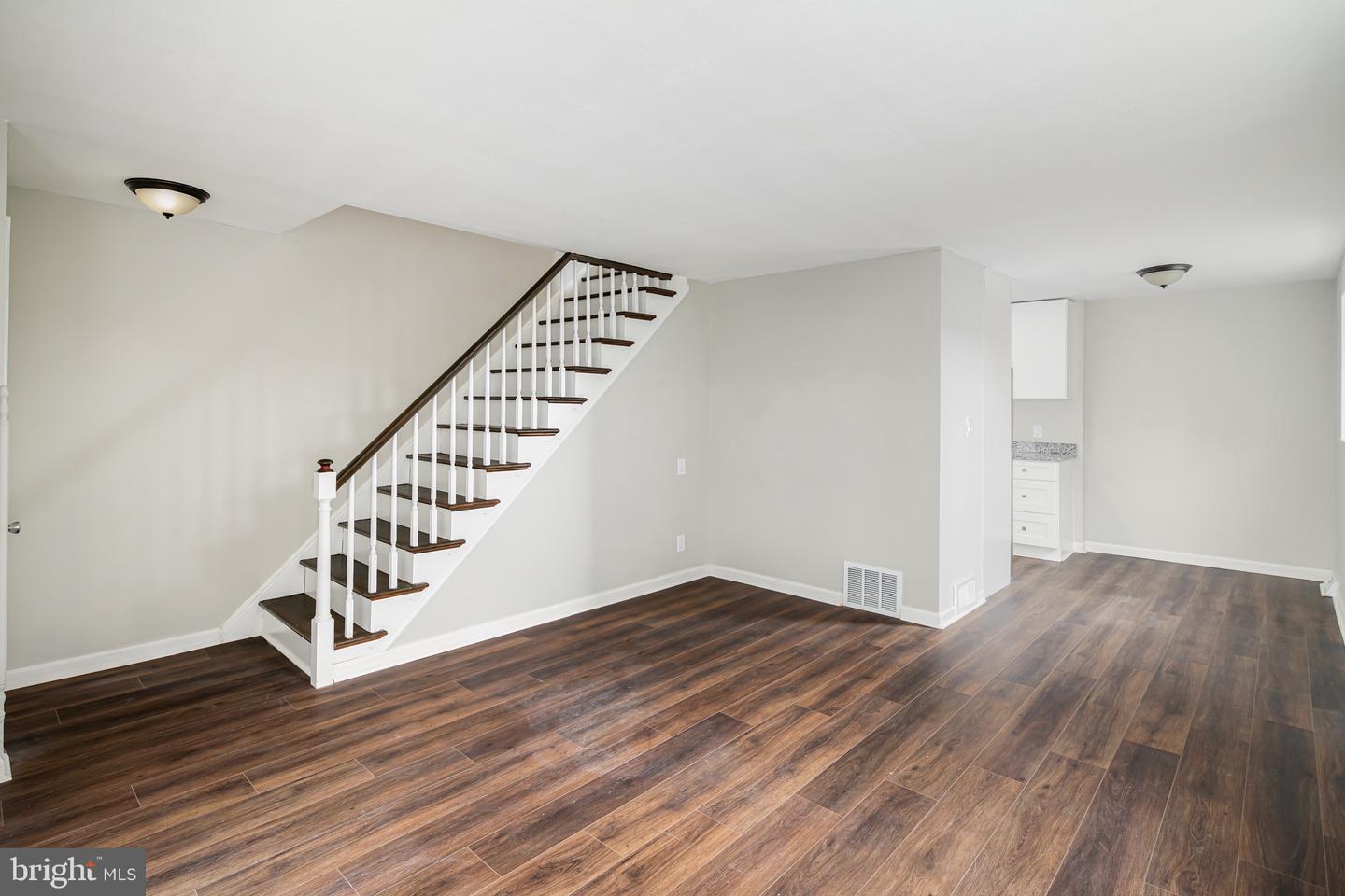 1911 Delmar Dr