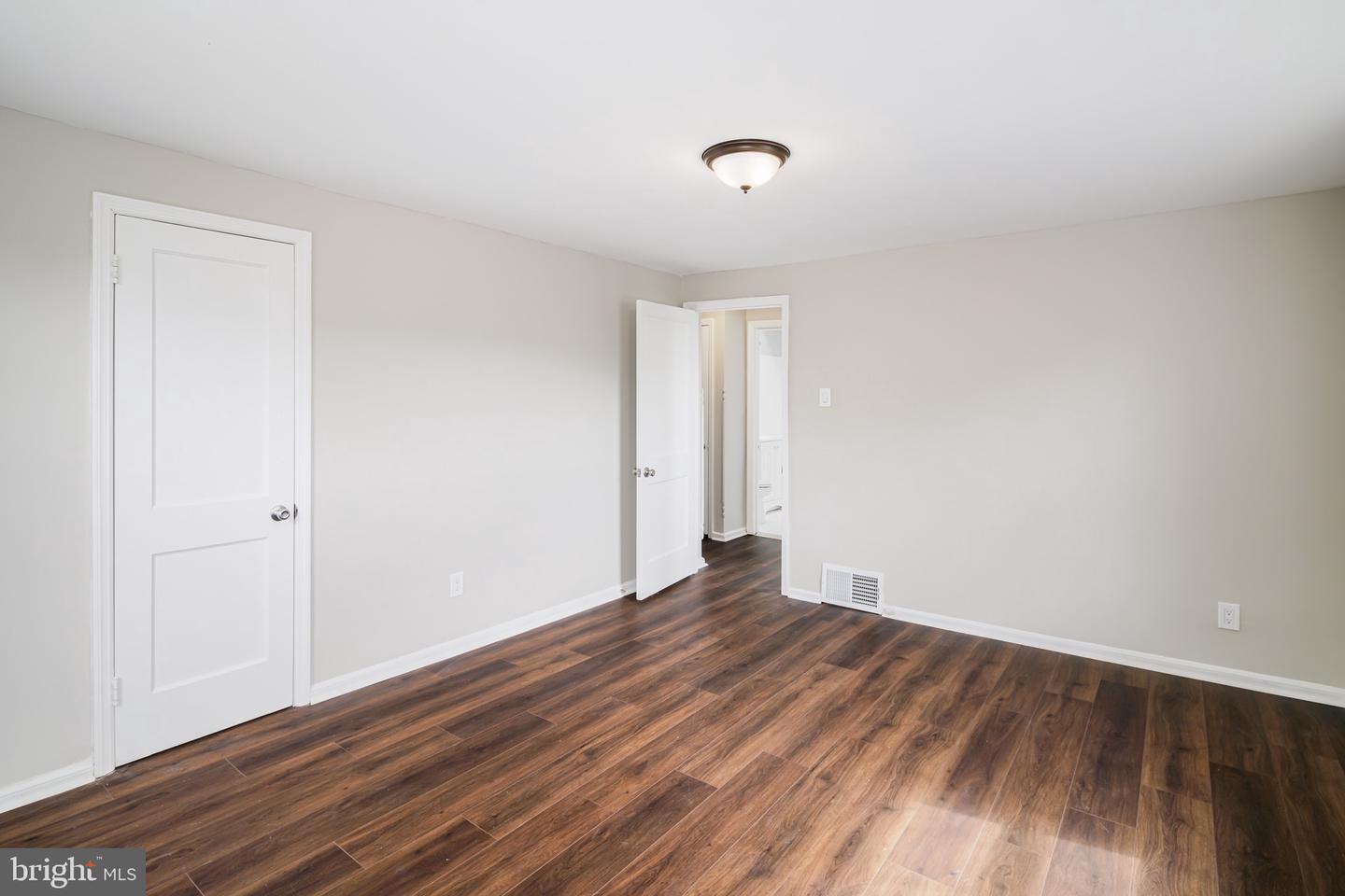 1911 Delmar Dr
