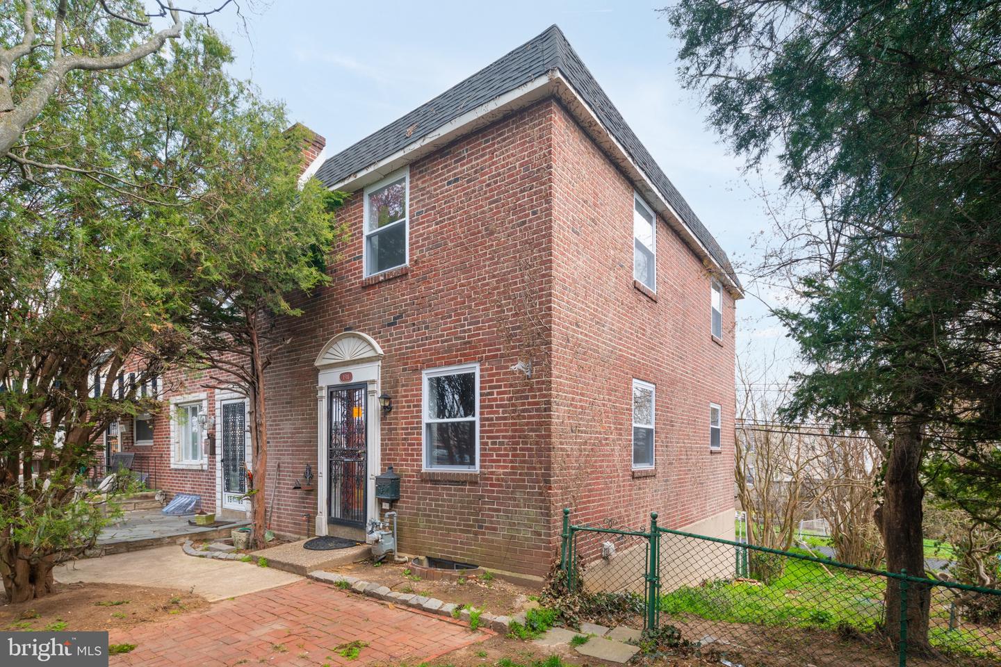 1911 Delmar Dr