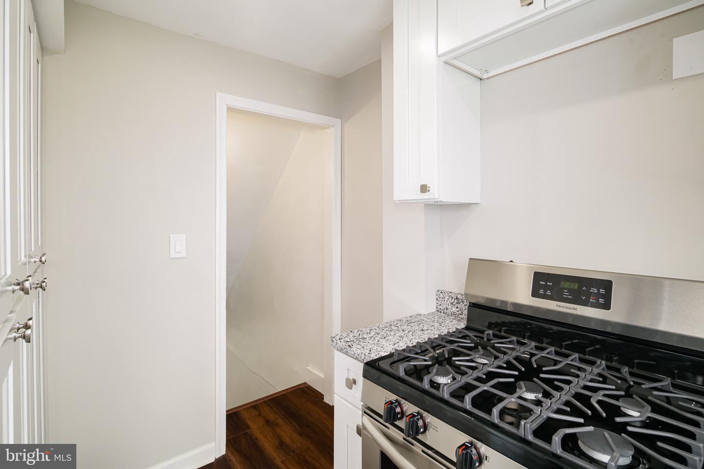 1911 Delmar Dr