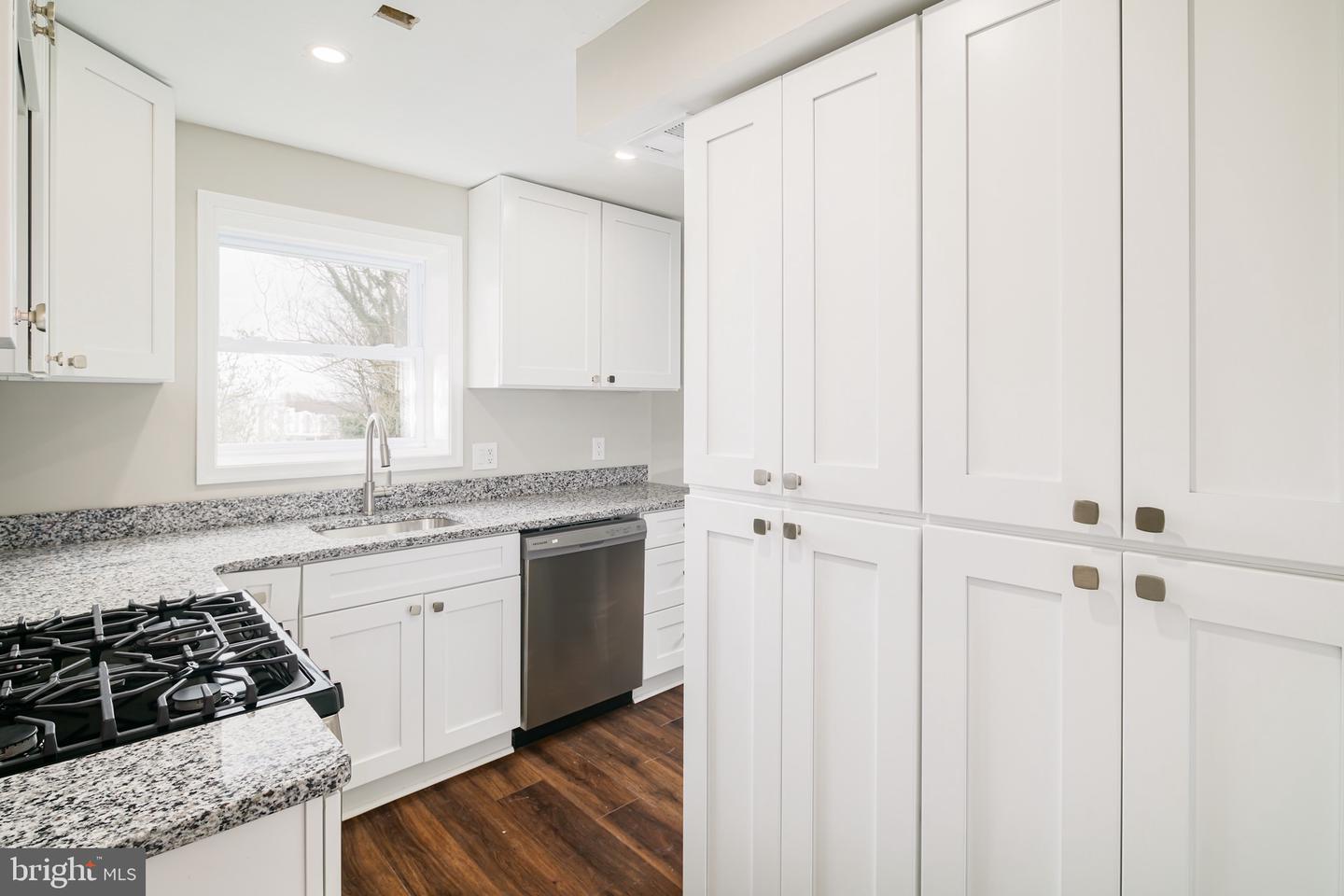 1911 Delmar Dr