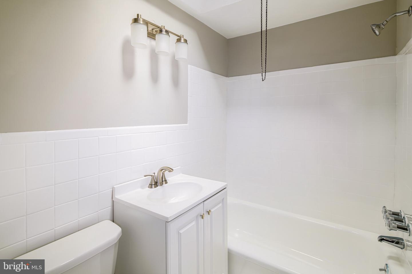 1911 Delmar Dr