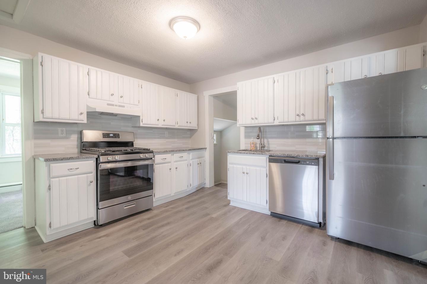 215 4th Ave