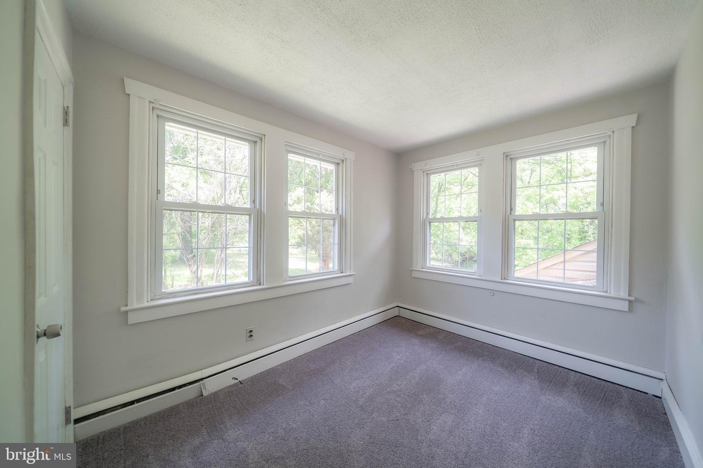 215 4th Ave