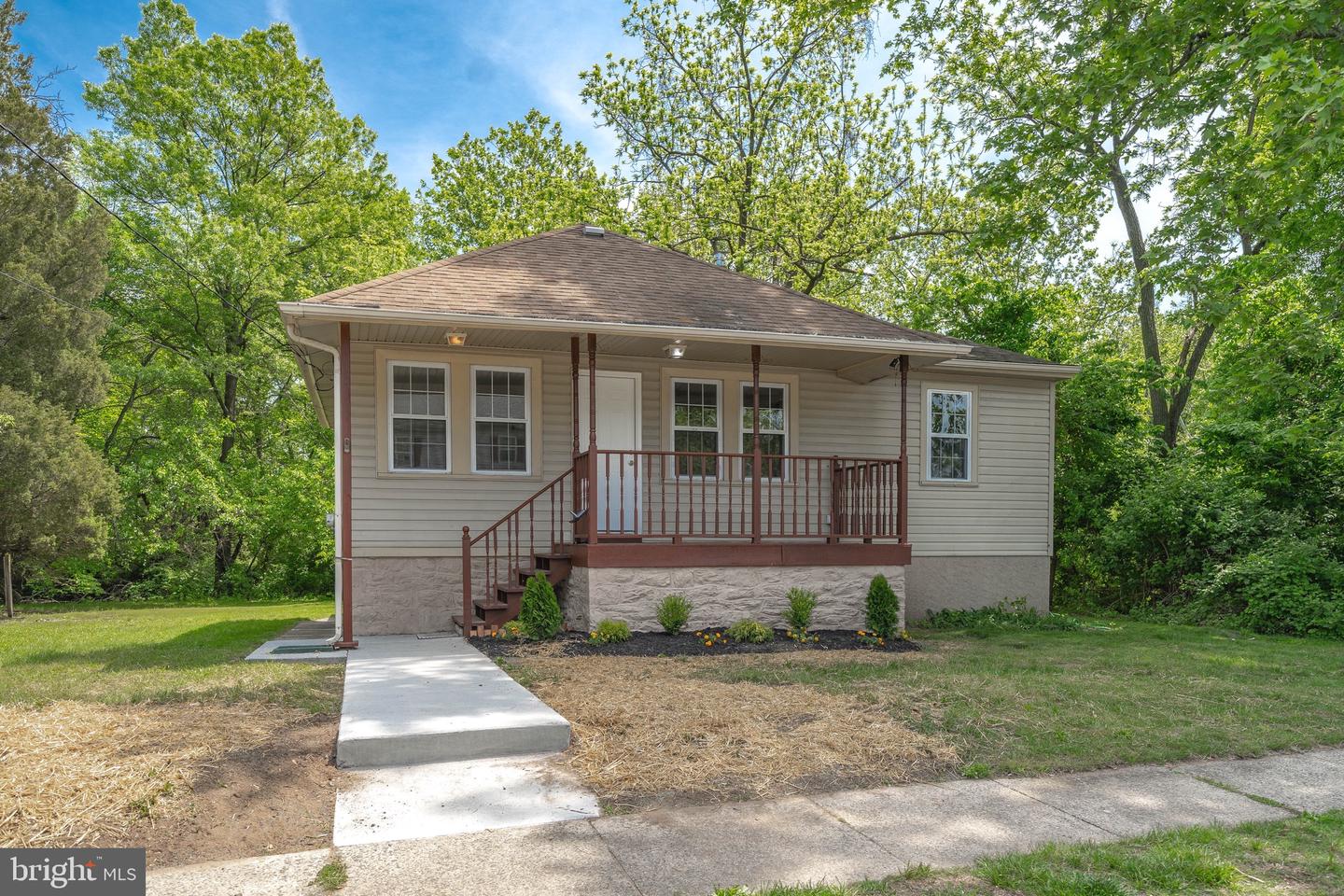 215 4th Ave