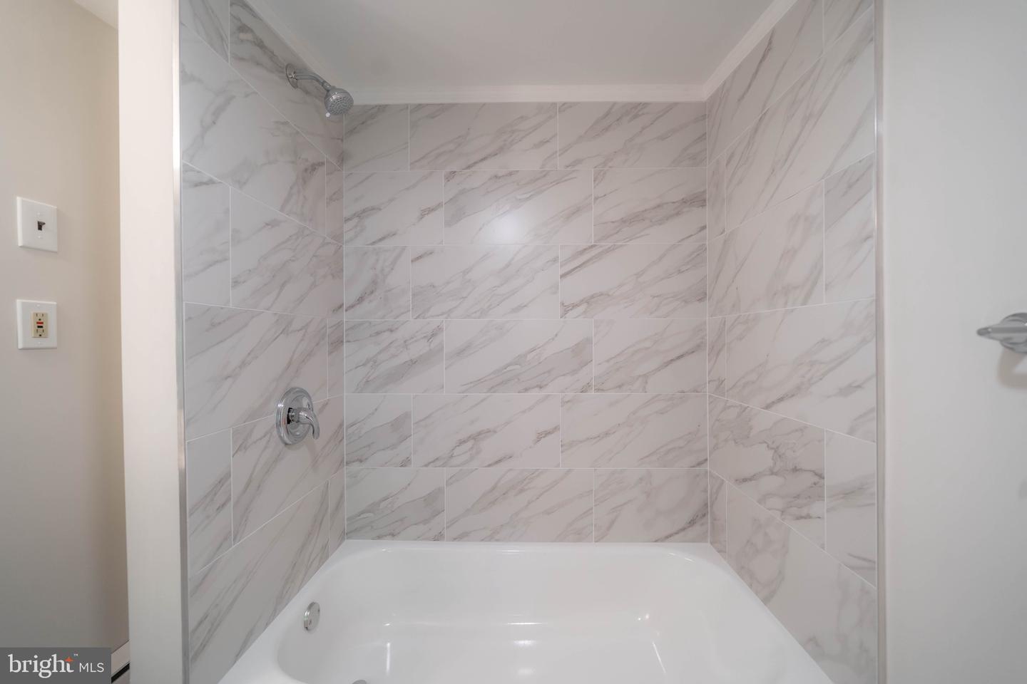 215 4th Ave