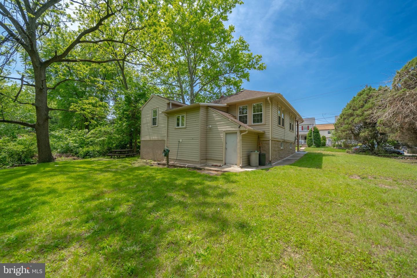 215 4th Ave