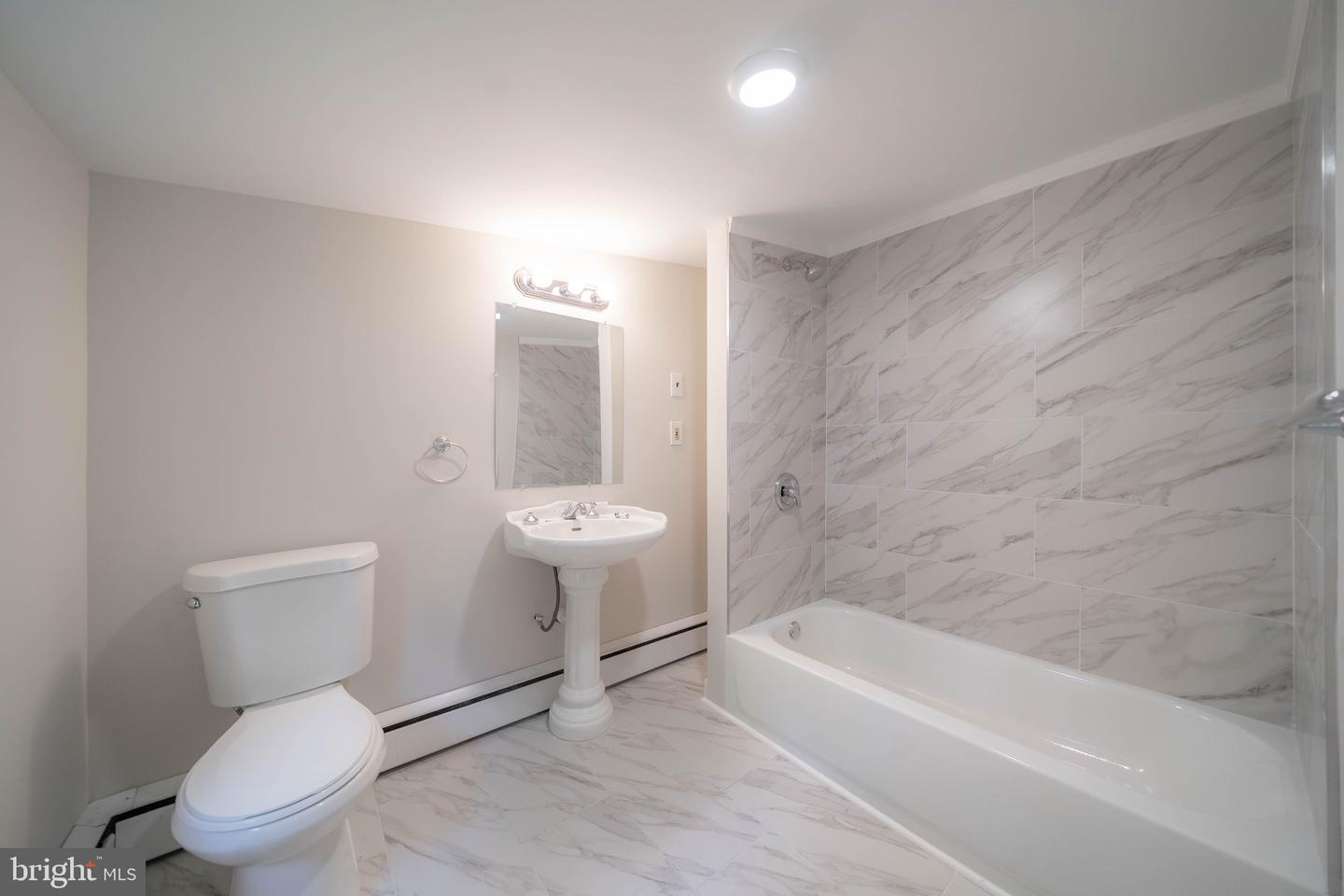 215 4th Ave