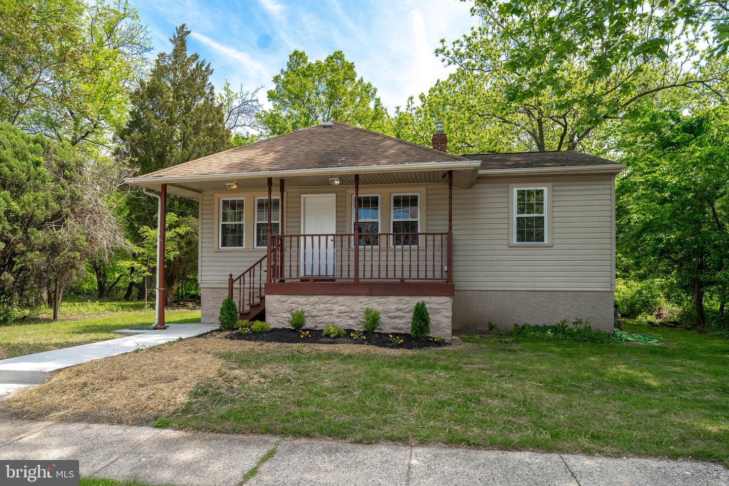 215 4th Ave