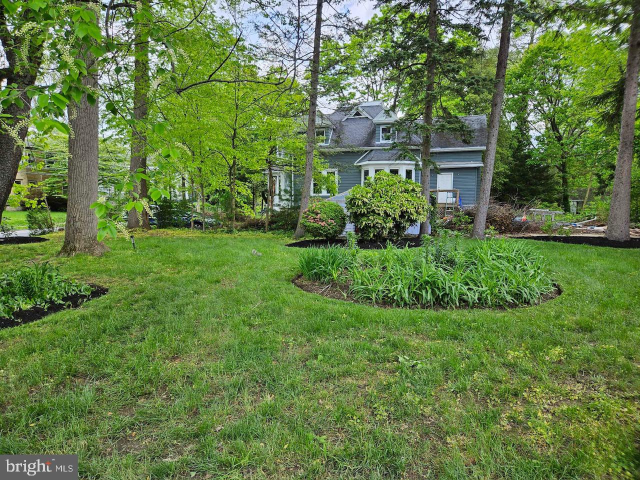 90 W Greenwood Ave