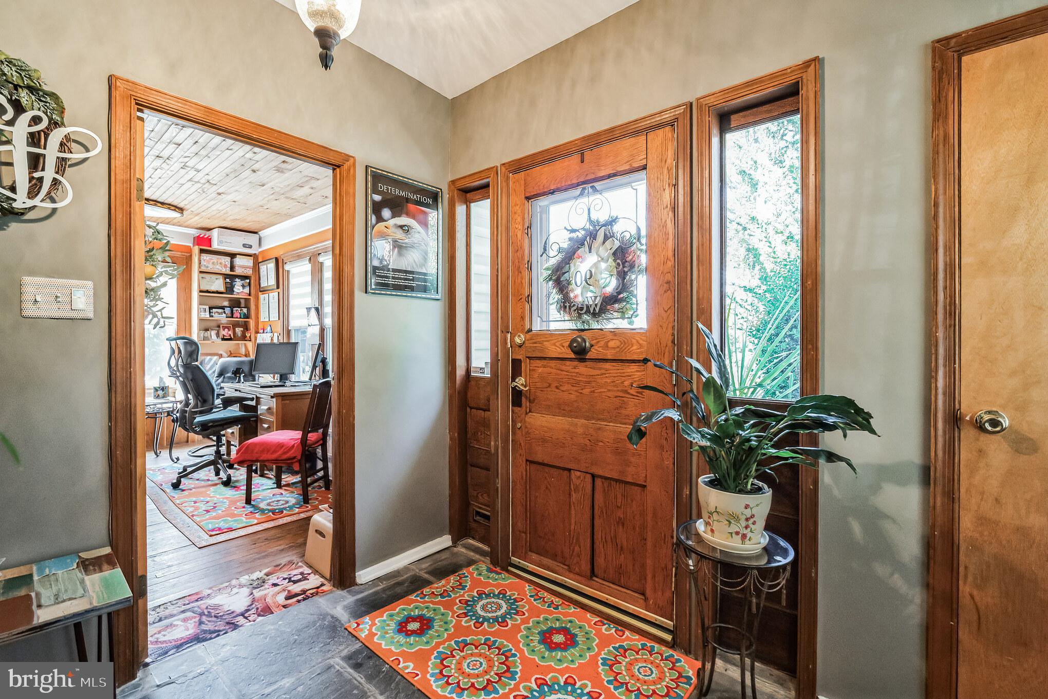 90 W Greenwood Ave