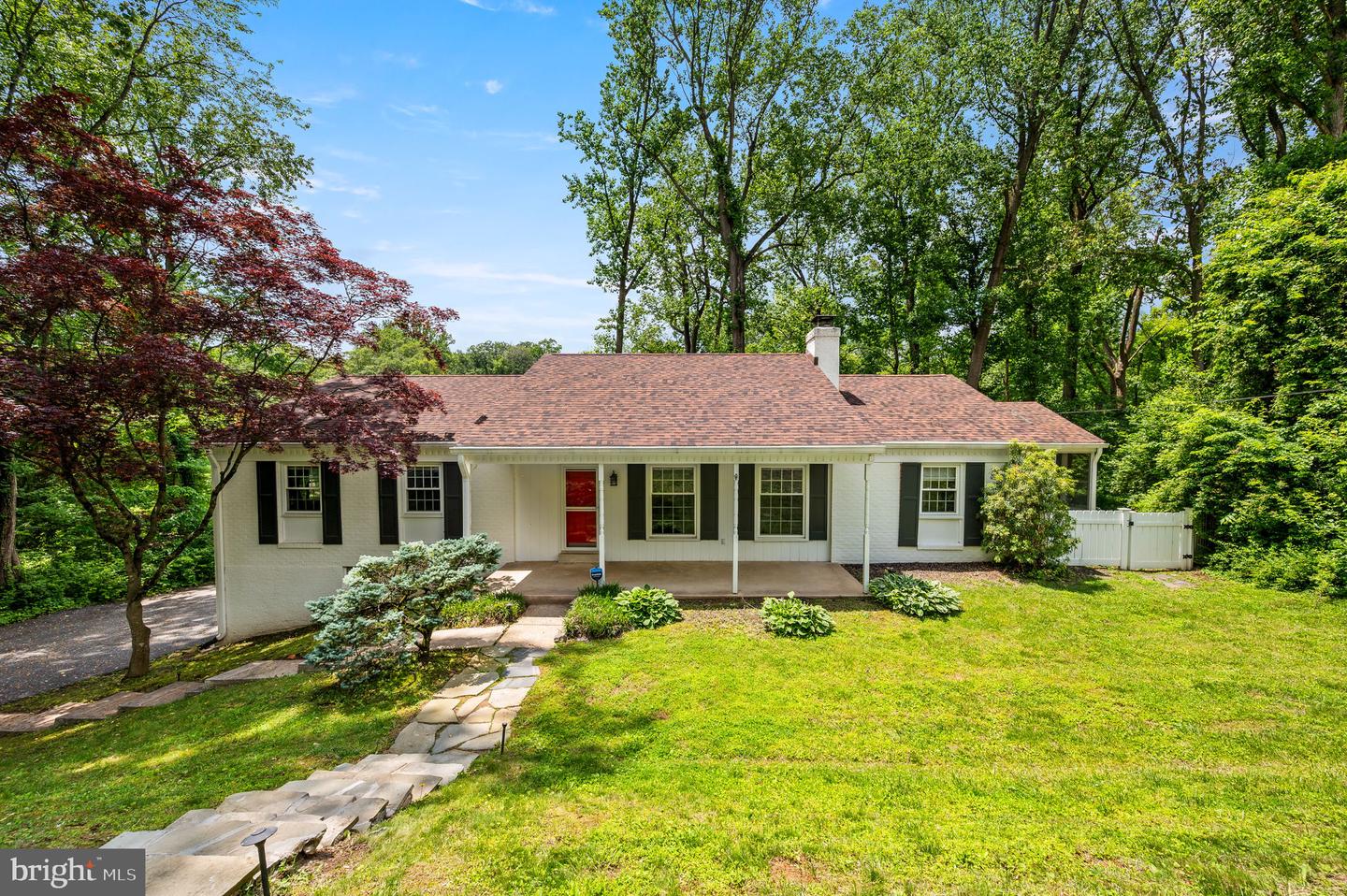 70 Wendy Ln