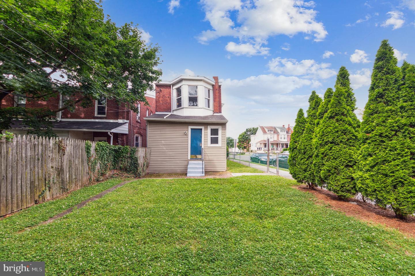 125 W Wood St