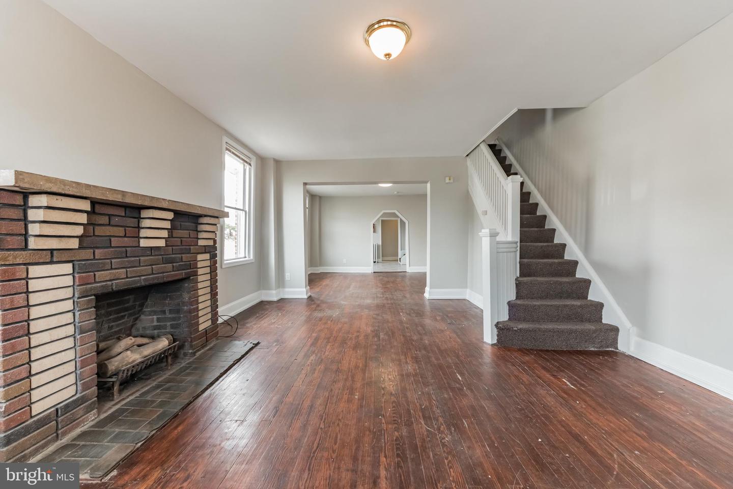 125 W Wood St