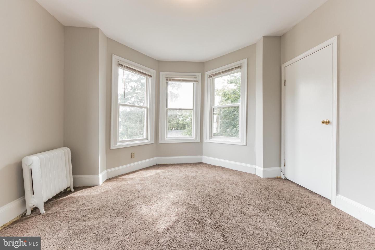 125 W Wood St