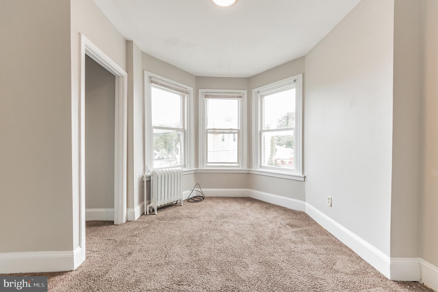 125 W Wood St