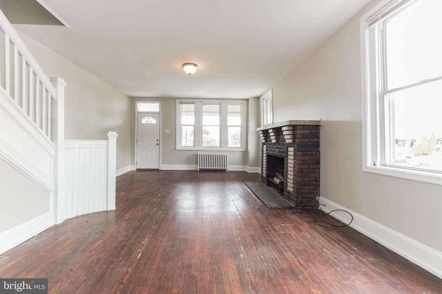 125 W Wood St