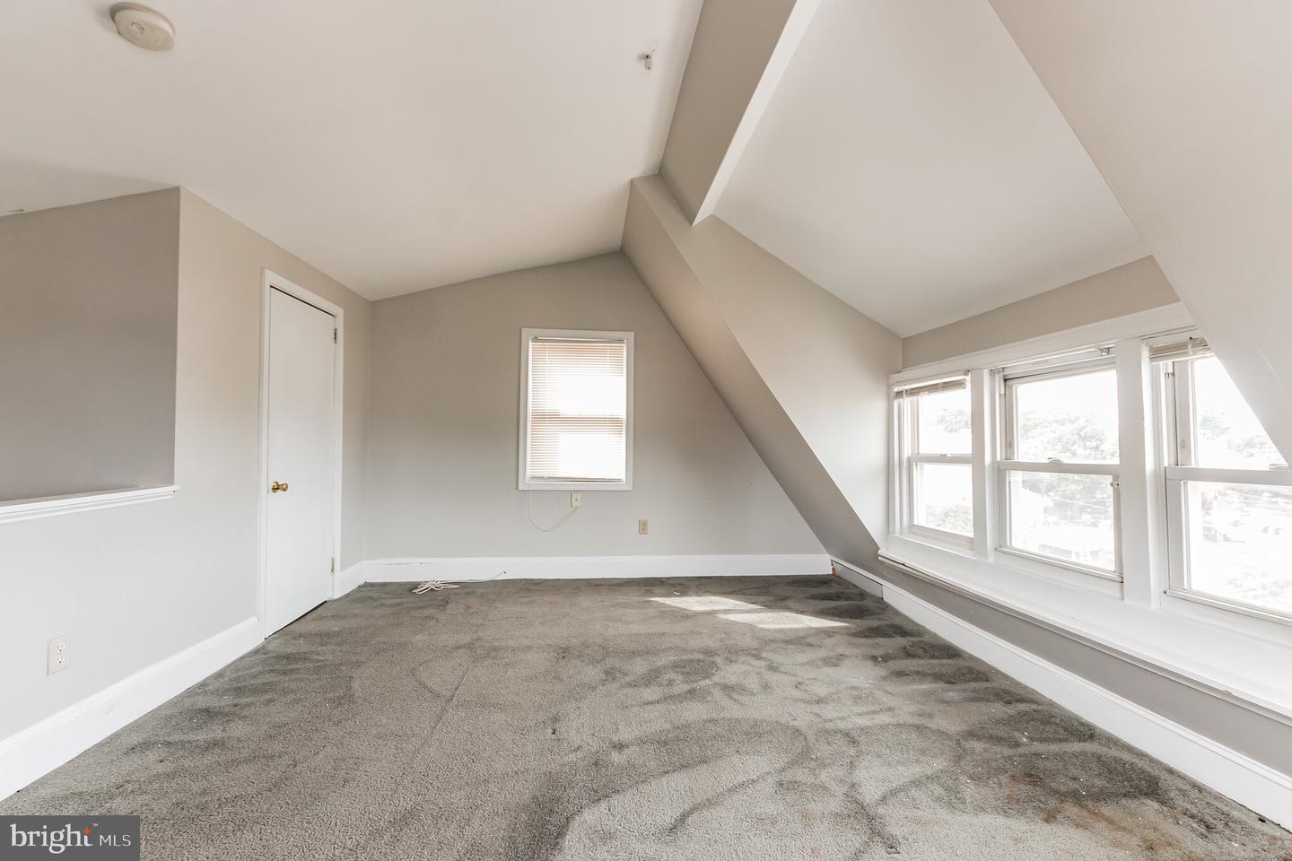 125 W Wood St
