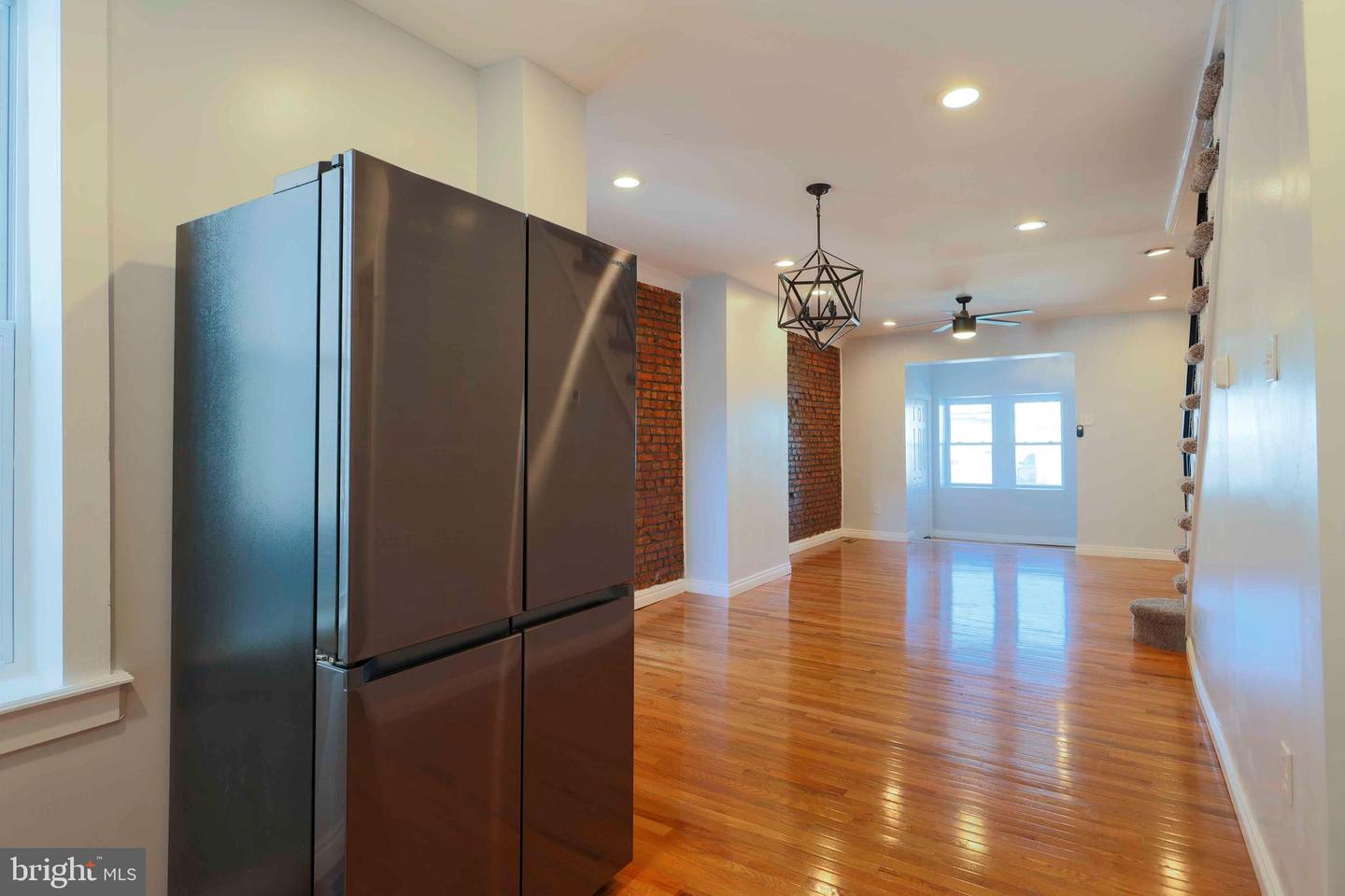 1320 Steinber St