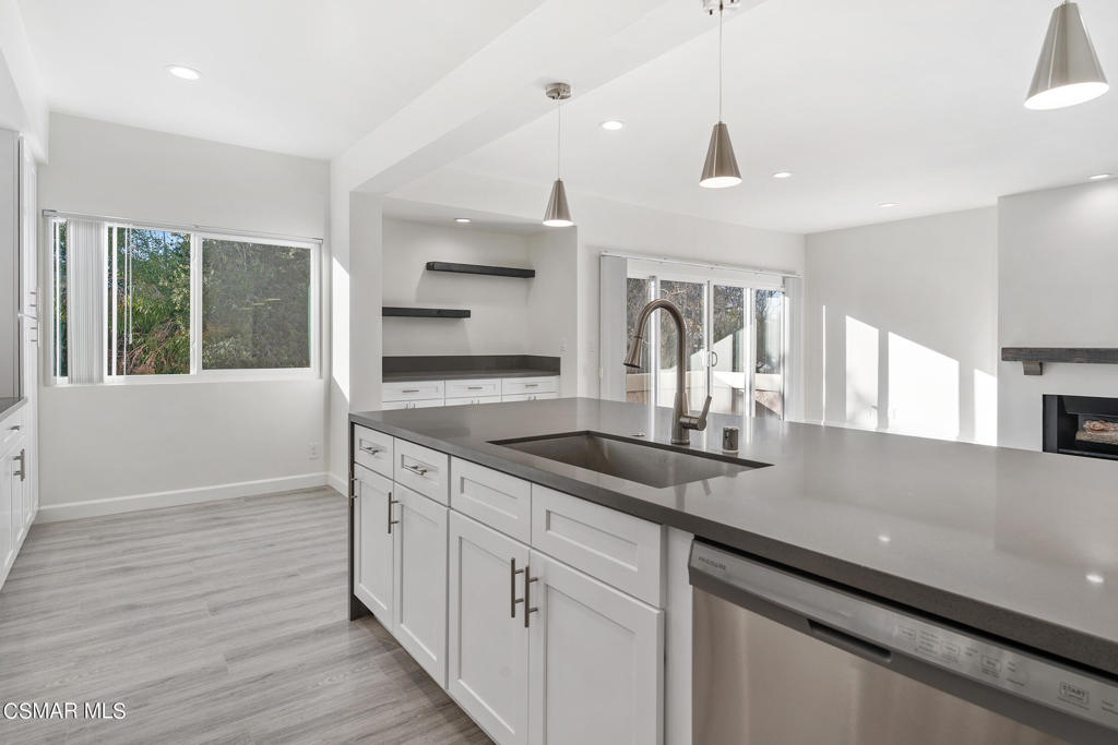 5139 Balboa Boulevard 202