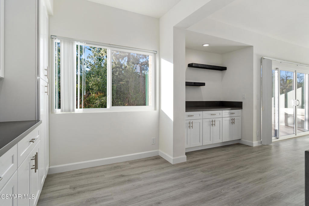 5139 Balboa Boulevard 202