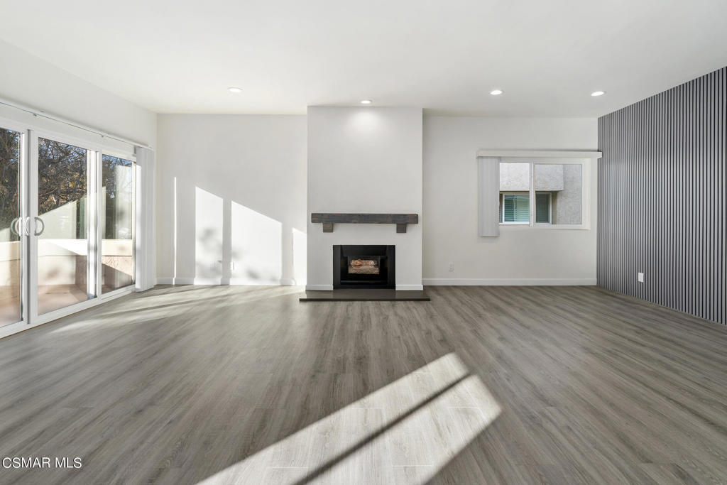 5139 Balboa Boulevard 202