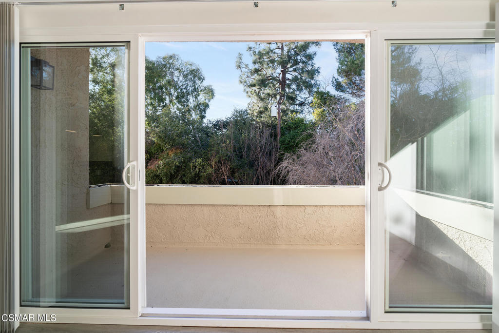 5139 Balboa Boulevard 202