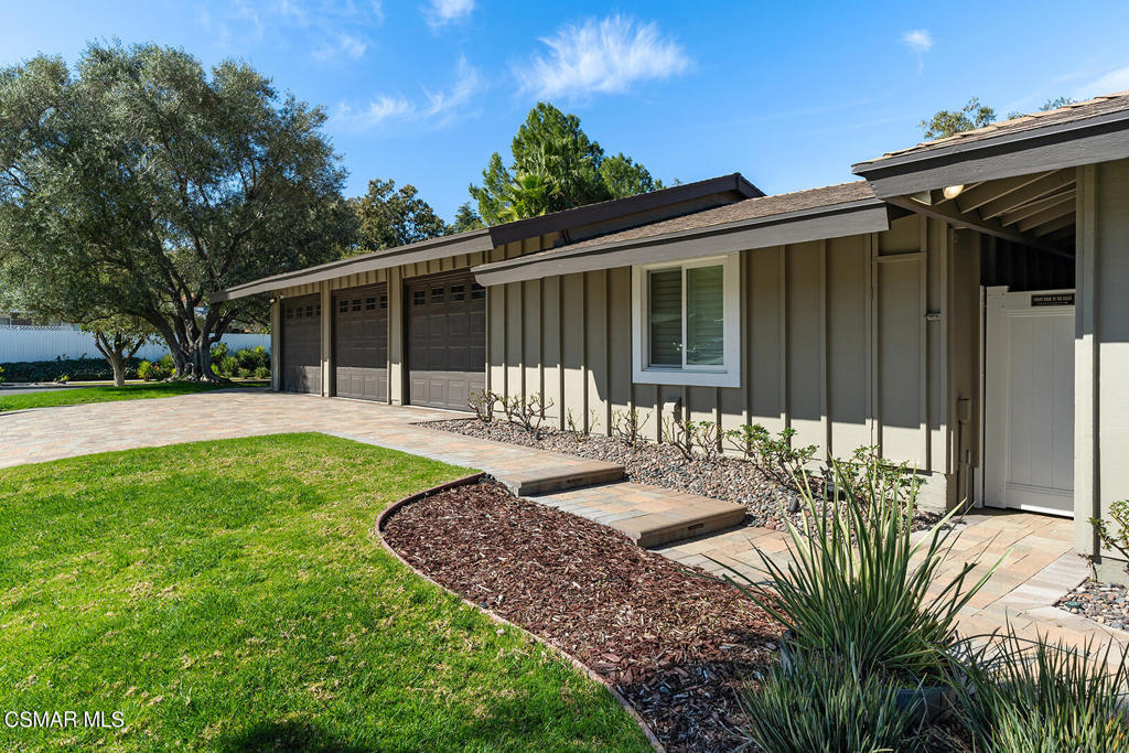 1911 Campbell Avenue