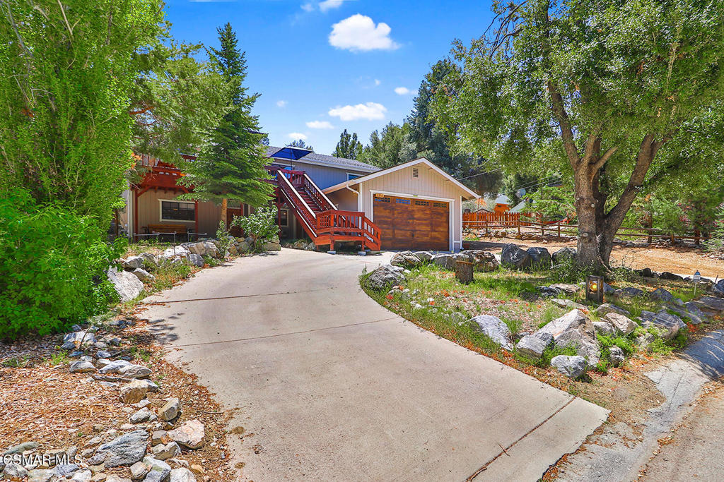 2216 Maplewood Way