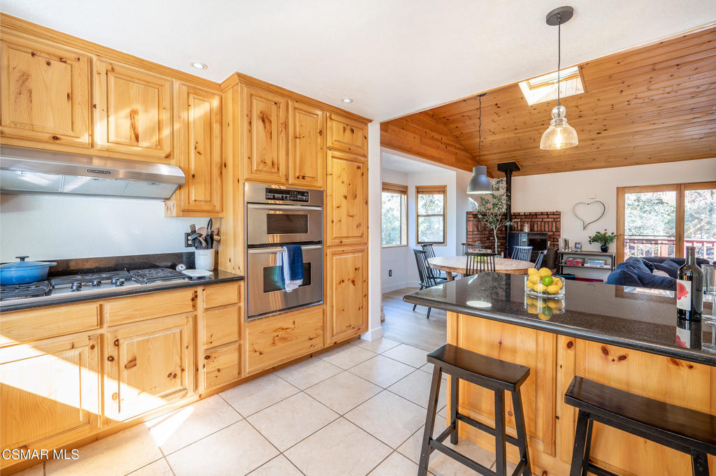 2216 Maplewood Way