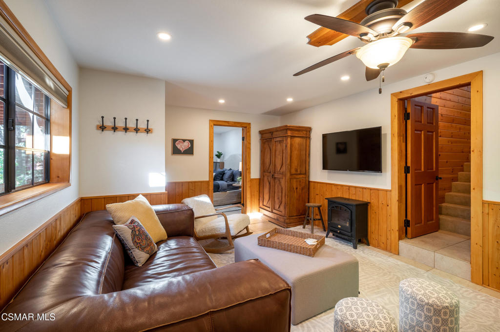 2216 Maplewood Way