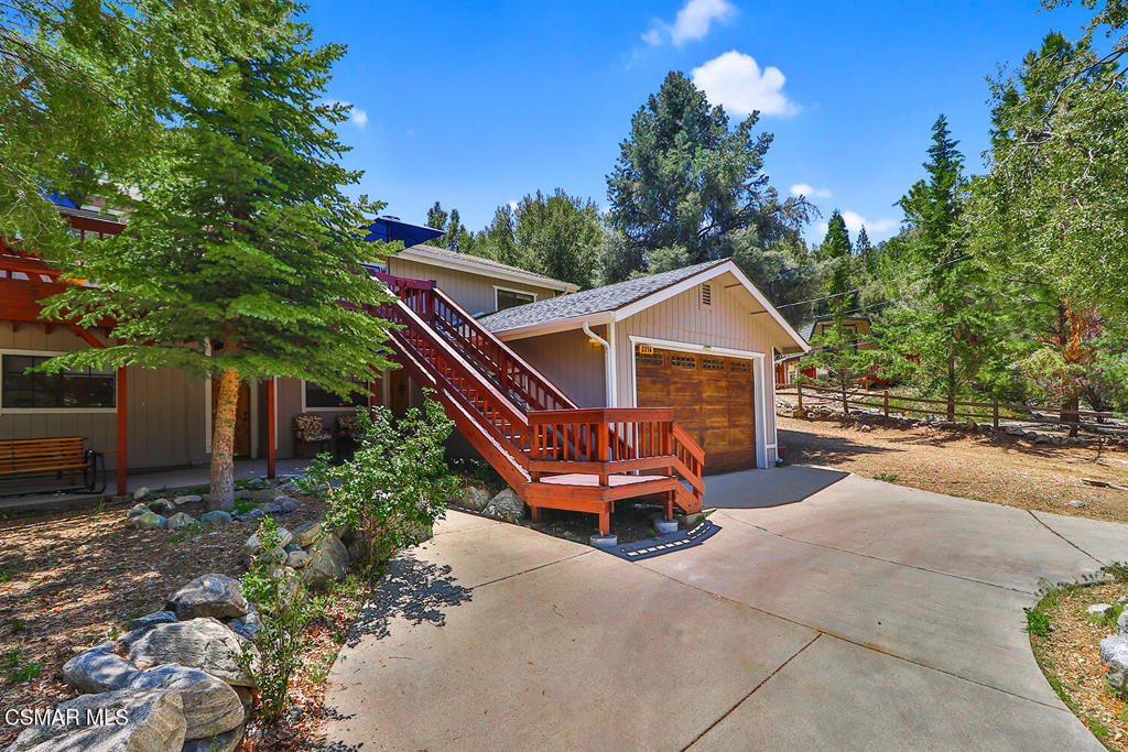 2216 Maplewood Way