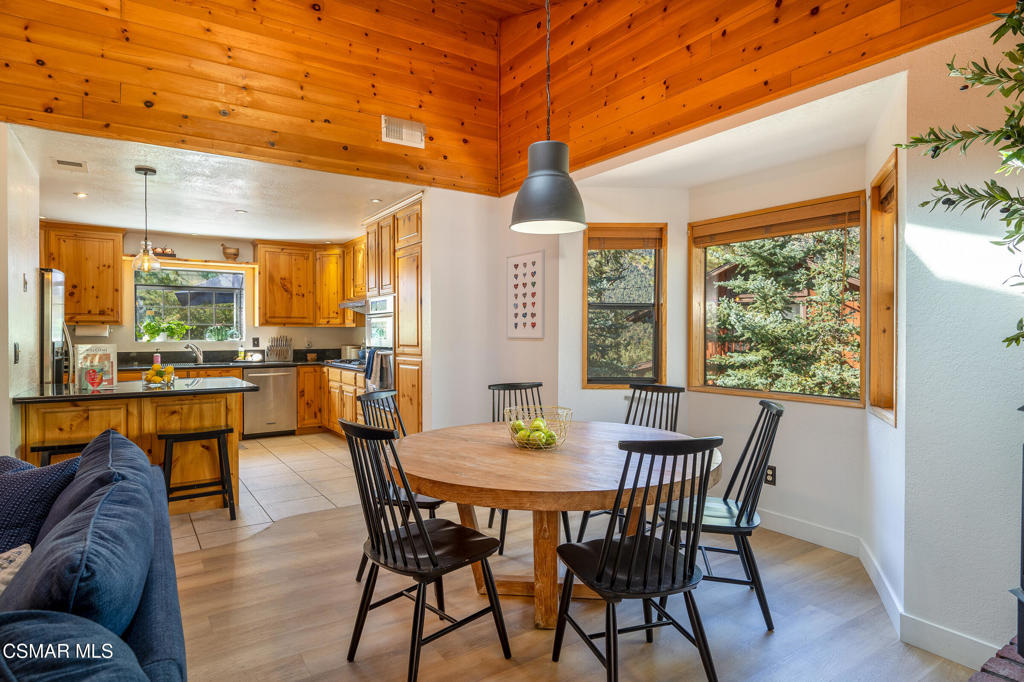 2216 Maplewood Way