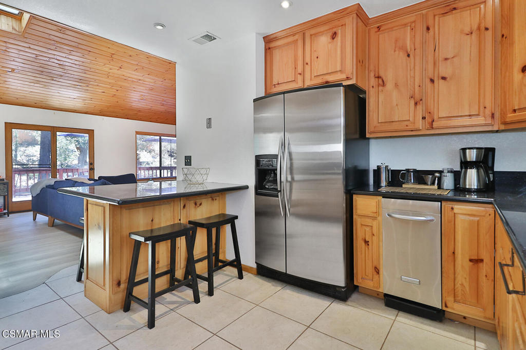 2216 Maplewood Way