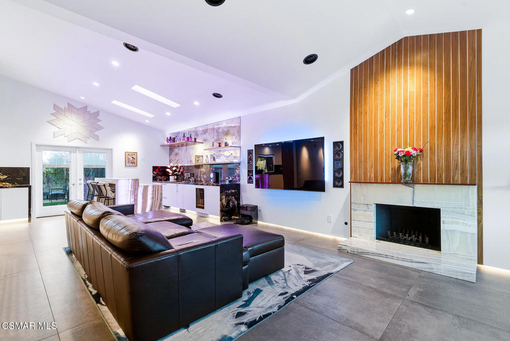 9998 Jamestown Street