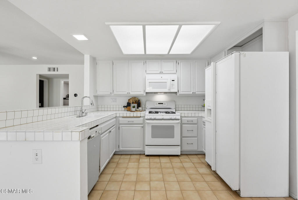 2280 Meadowside Drive