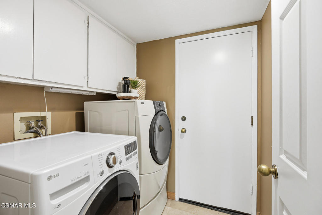 2280 Meadowside Drive