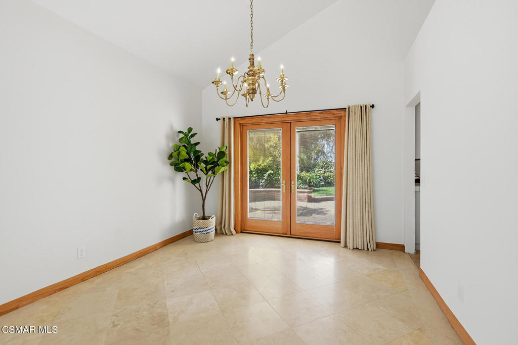 2280 Meadowside Drive