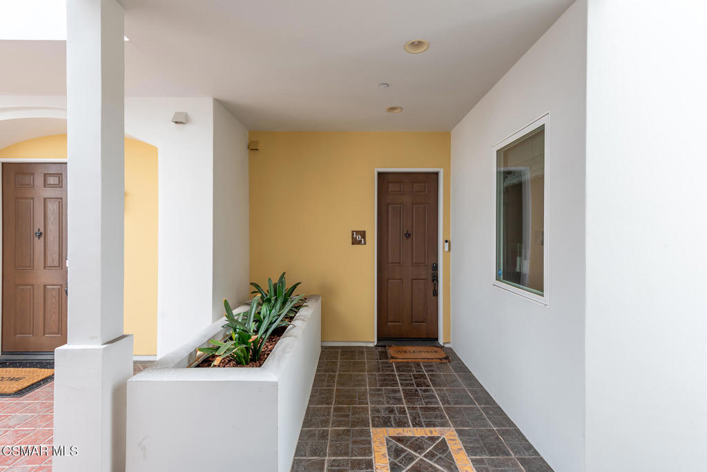 4541 Colfax Avenue 101