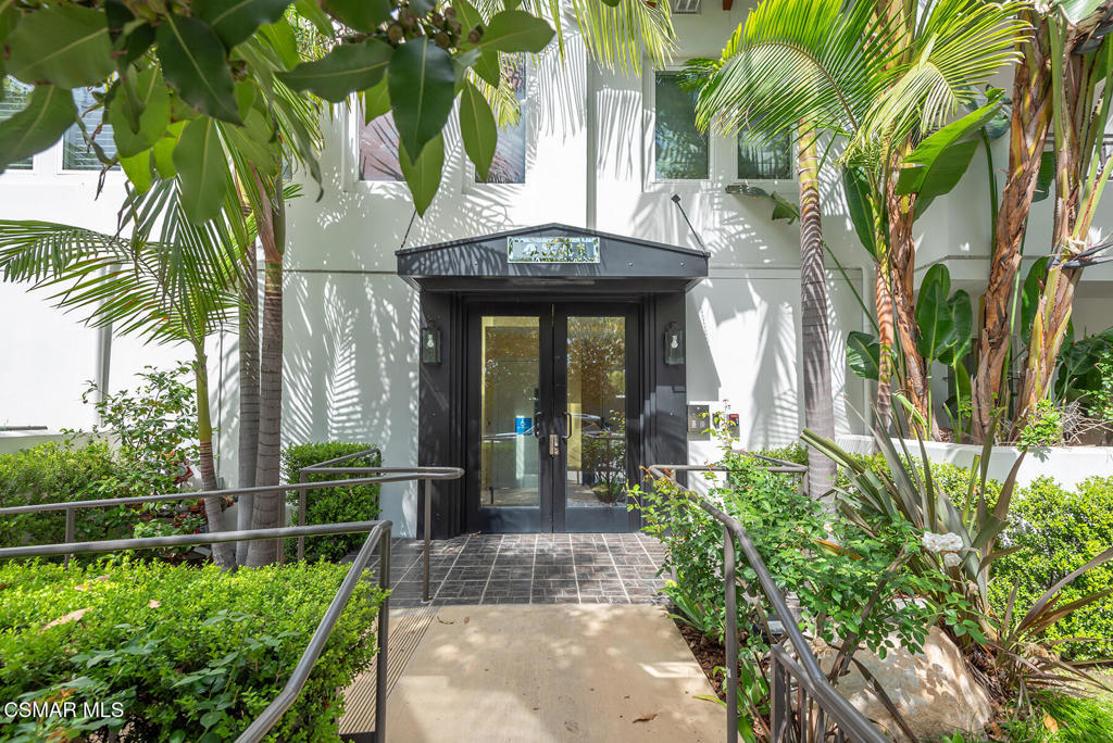 4541 Colfax Avenue 101