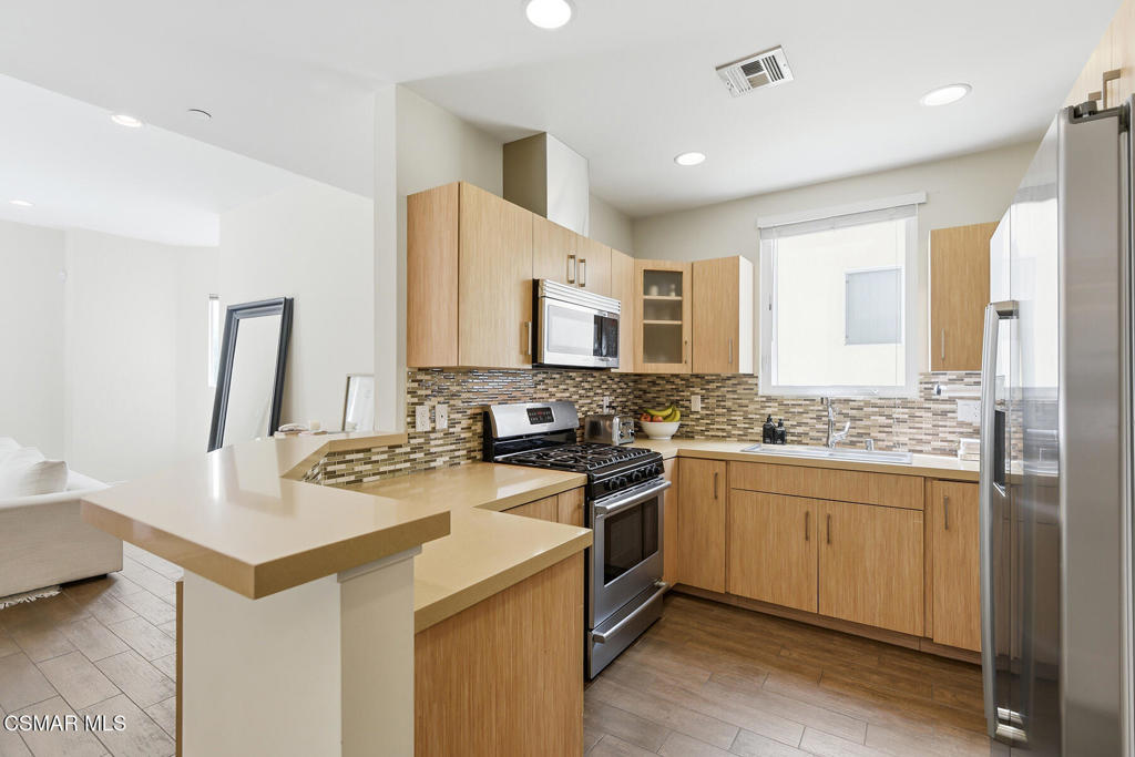 4541 Colfax Avenue 101