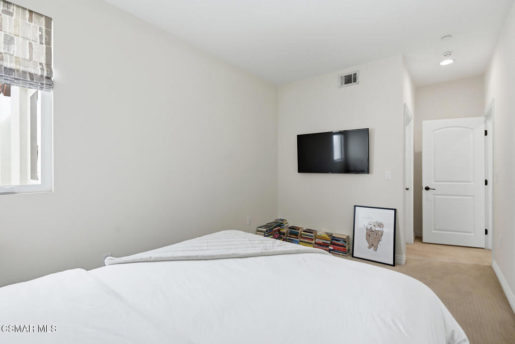 4541 Colfax Avenue 101