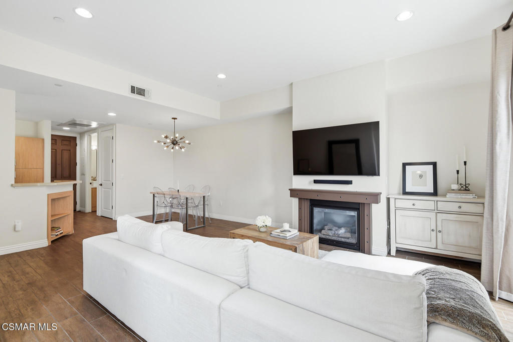 4541 Colfax Avenue 101