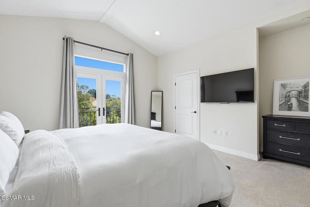 4541 Colfax Avenue 101