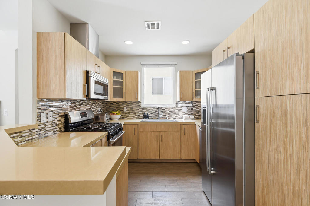 4541 Colfax Avenue 101