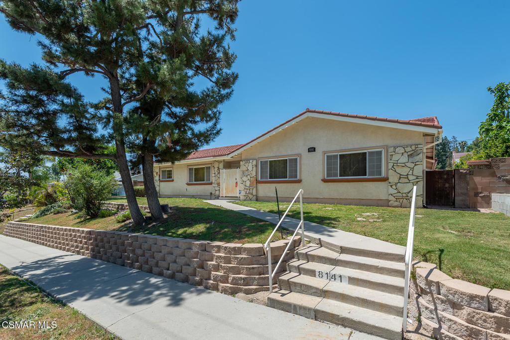 8141 Woodlake Avenue