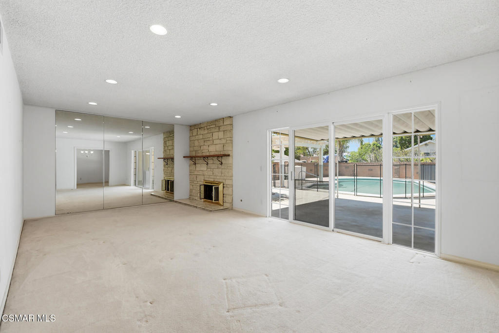 8141 Woodlake Avenue