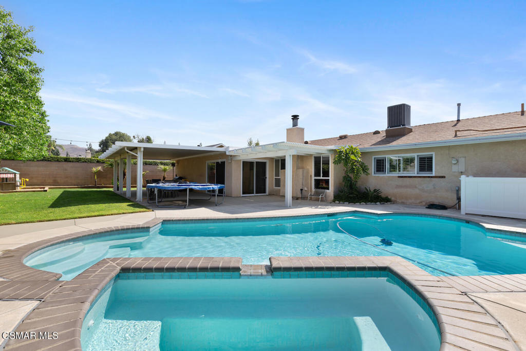 3339 Bryan Avenue