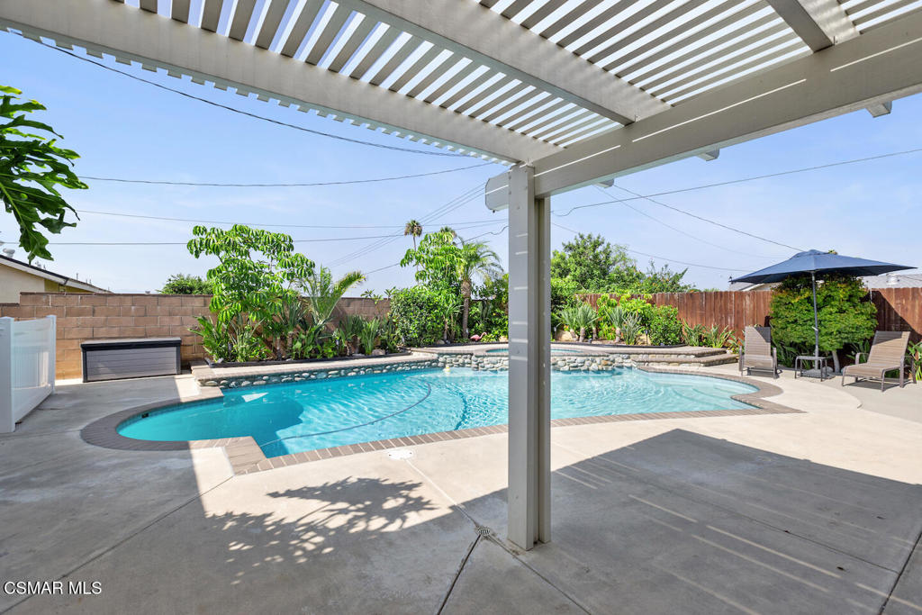 3339 Bryan Avenue