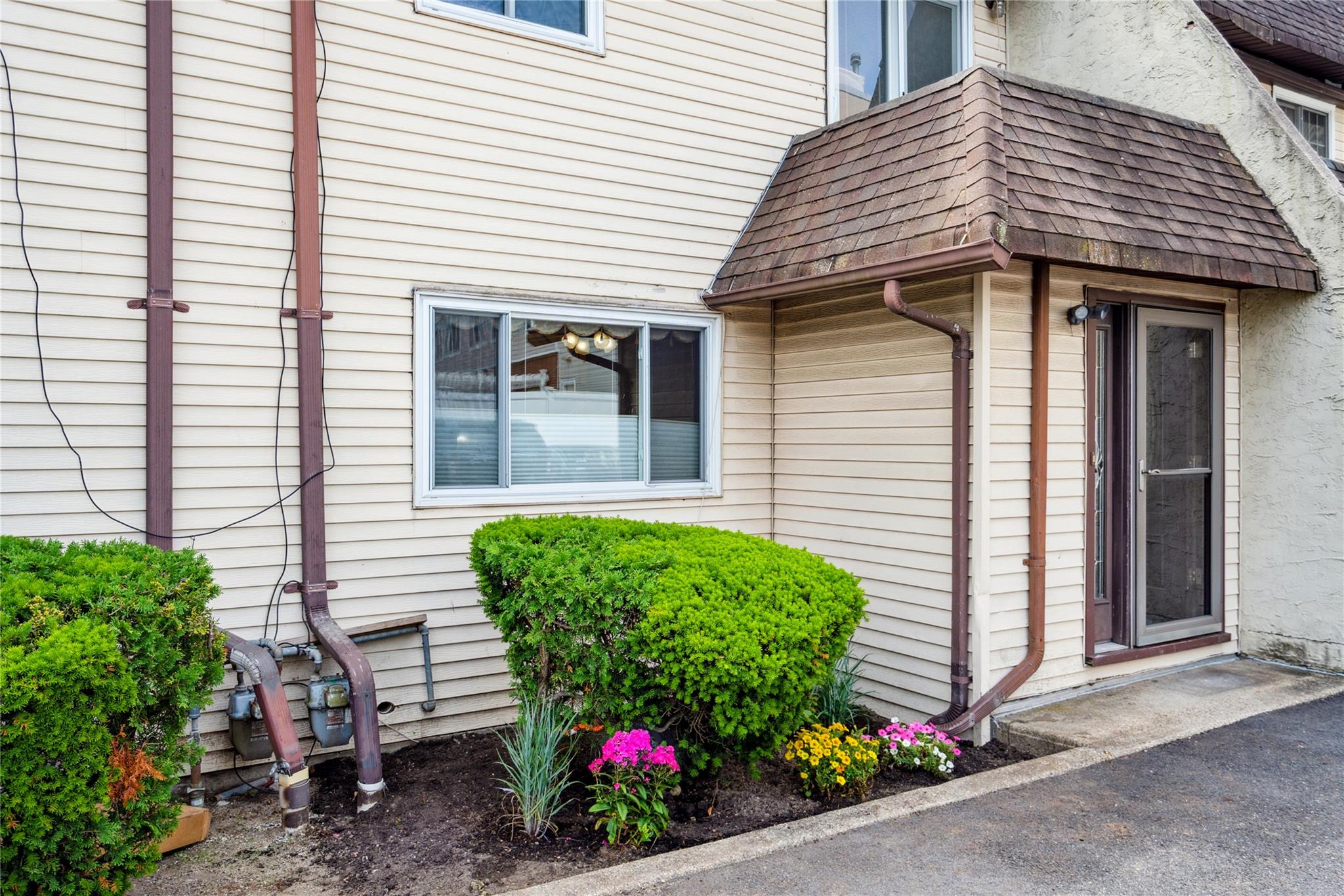 88 E Valley Stream Boulevard Unit: 7